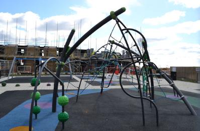 New play area off Ploughman Way. Photo: Andrew Roberts, 19 March 2021.
